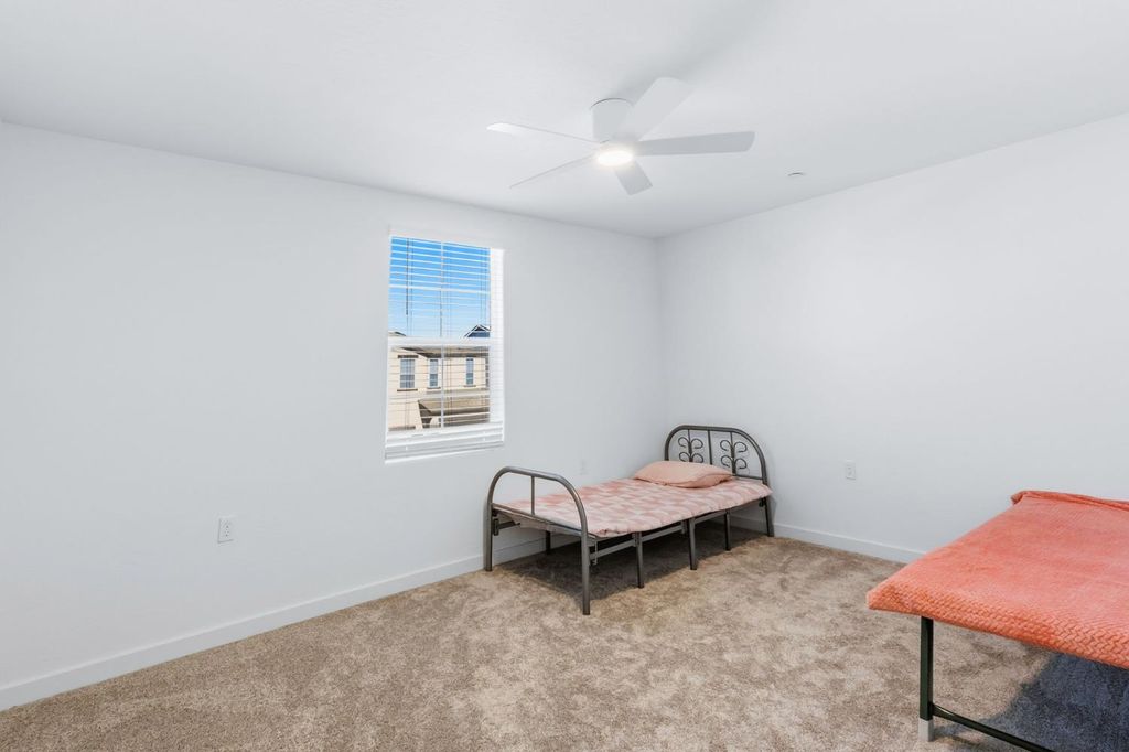 Image 13 of property listing at 6293 W Willis Avenue, Fresno, CA 93723