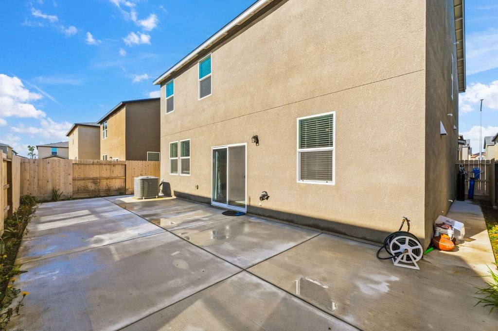 Image 26 of property listing at 6293 W Willis Avenue, Fresno, CA 93723