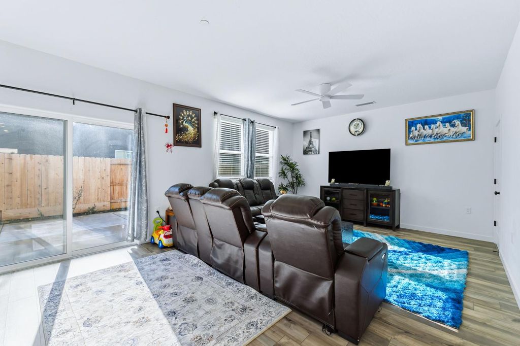 Image 6 of property listing at 6293 W Willis Avenue, Fresno, CA 93723