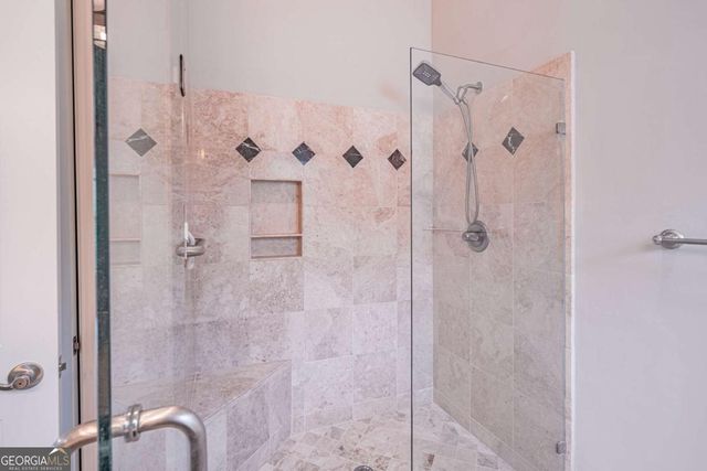 5660 Crest Hill Drive, Buford, GA 30518