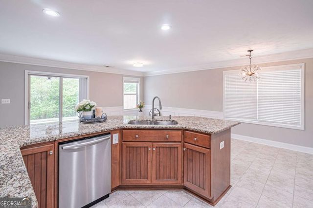 5660 Crest Hill Drive, Buford, GA 30518