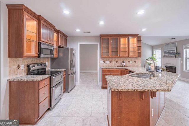 5660 Crest Hill Drive, Buford, GA 30518