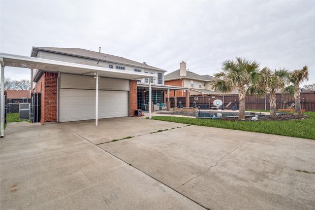 8218 Luna Drive, Rowlett, TX 75088