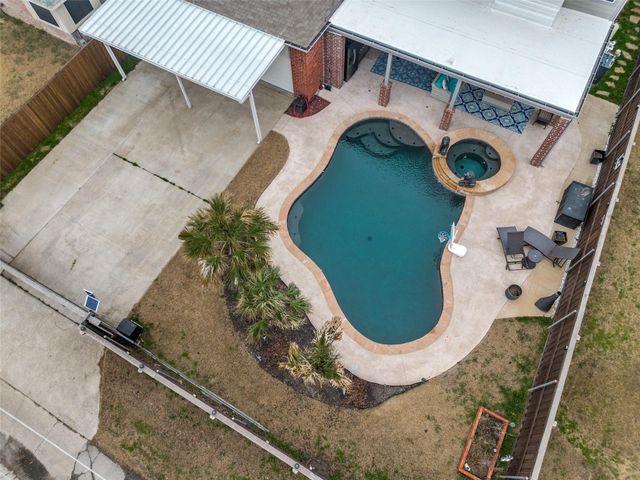 8218 Luna Drive, Rowlett, TX 75088