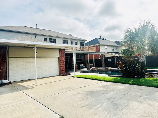 8218 Luna Drive, Rowlett, TX 75088