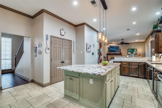 8218 Luna Drive, Rowlett, TX 75088