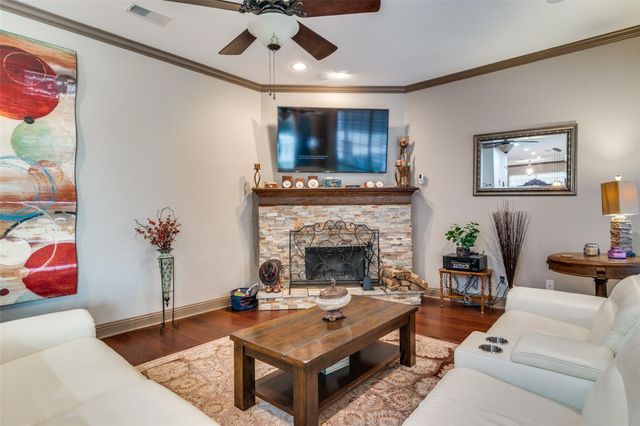 8218 Luna Drive, Rowlett, TX 75088