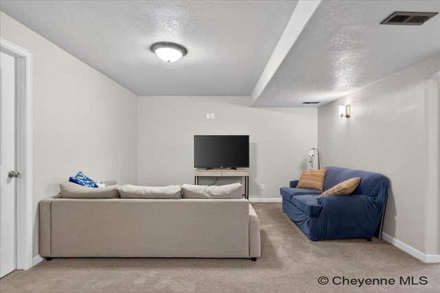 3816 GUNSMOKE RD, Cheyenne, WY 82001
