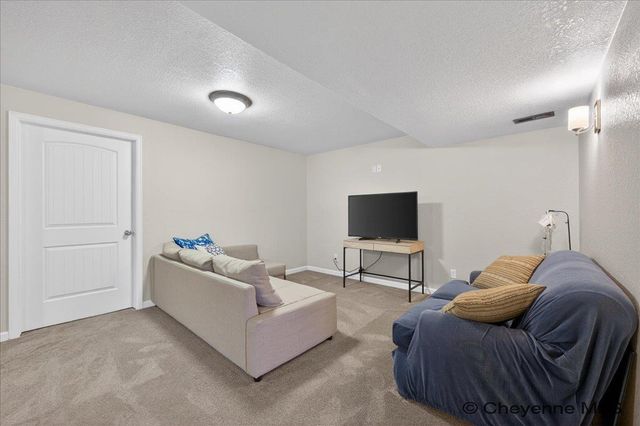 3816 GUNSMOKE RD, Cheyenne, WY 82001