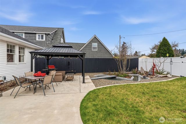 522 SW Front Avenue, Castle Rock, WA 98611