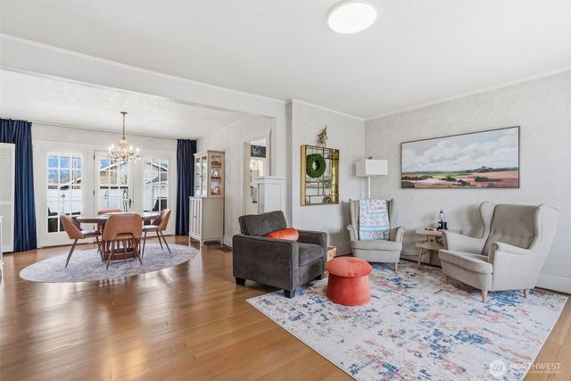 522 SW Front Avenue, Castle Rock, WA 98611