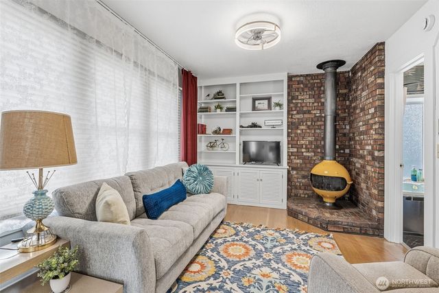 522 SW Front Avenue, Castle Rock, WA 98611