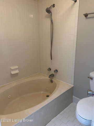 810 Washburn Ave 39, Louisville, KY 40222