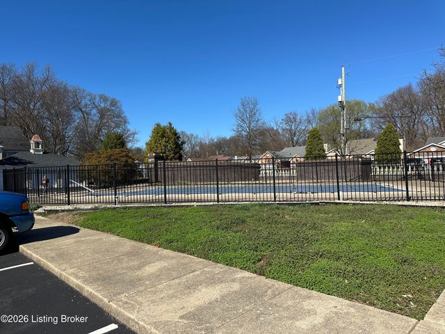 810 Washburn Ave 39, Louisville, KY 40222