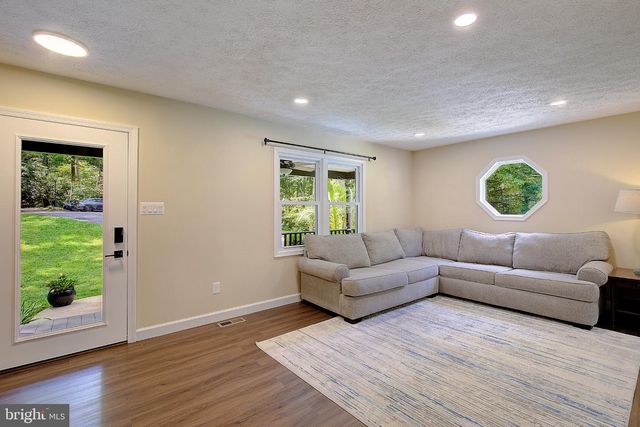 9010 MARY ANN DR, Owings, MD 20736