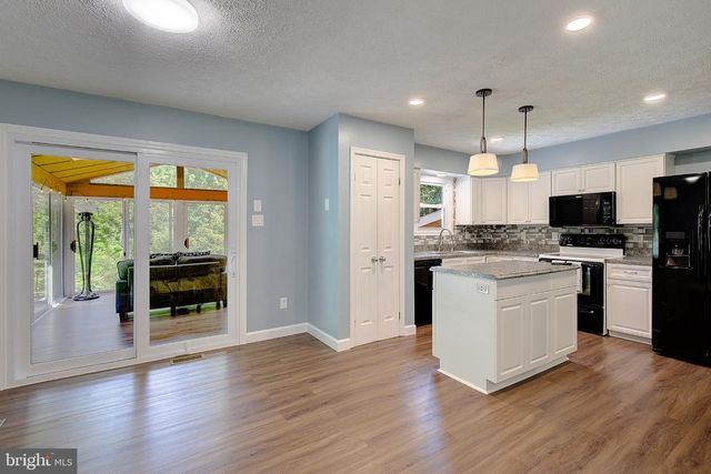 9010 MARY ANN DR, Owings, MD 20736