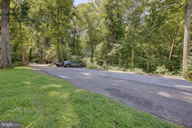 9010 MARY ANN DR, Owings, MD 20736
