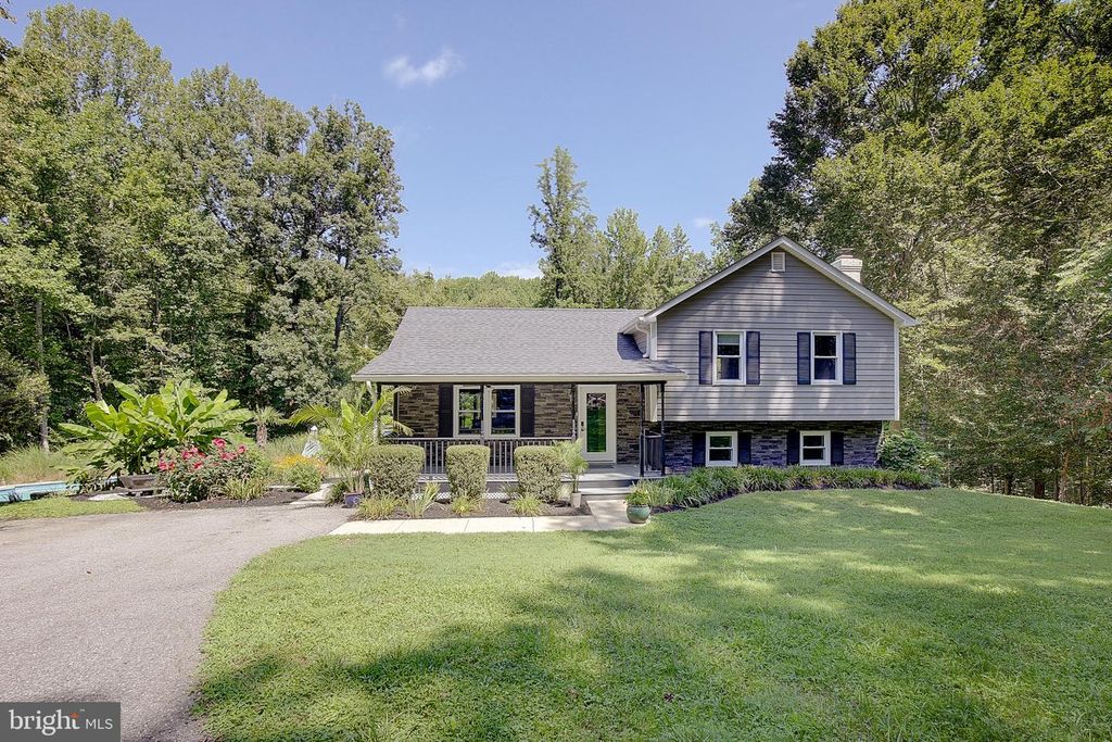 9010 MARY ANN DR, Owings, MD 20736