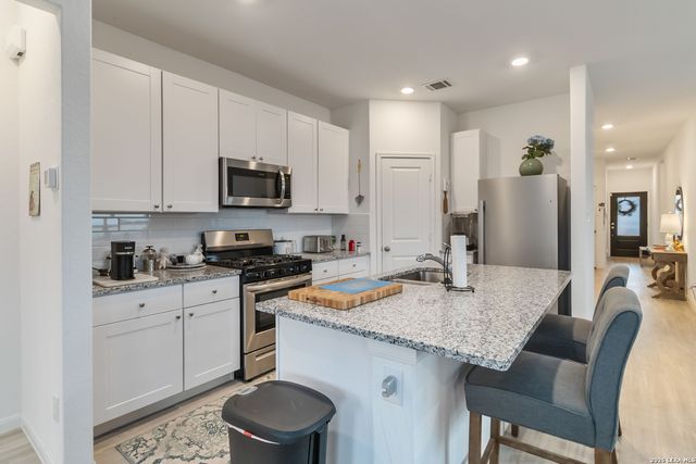 6731 Beehive, San Antonio, TX 78252