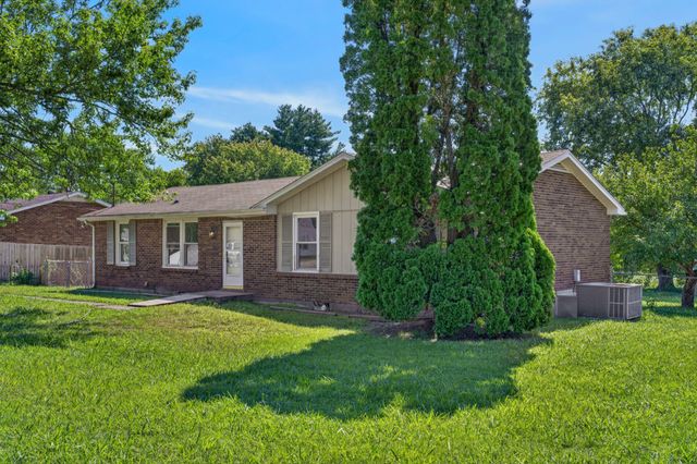 573 Waldorf Dr, Clarksville, TN 37042