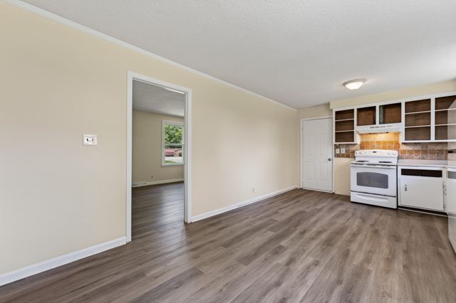 573 Waldorf Dr, Clarksville, TN 37042
