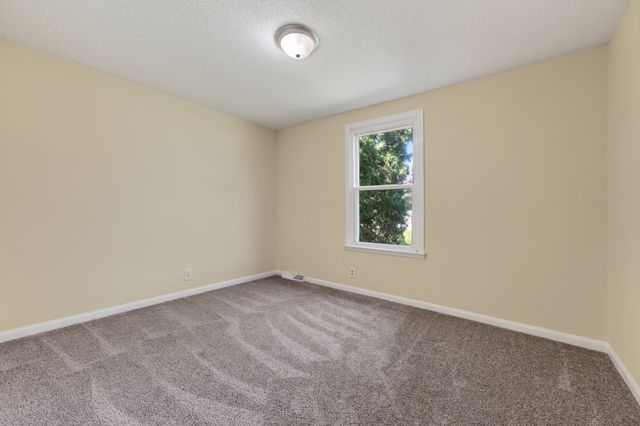 573 Waldorf Dr, Clarksville, TN 37042