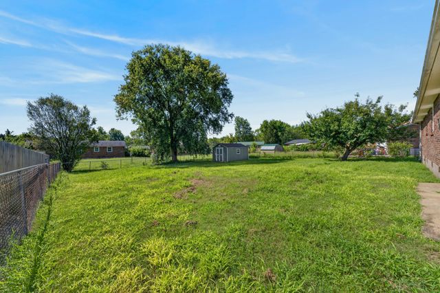 573 Waldorf Dr, Clarksville, TN 37042