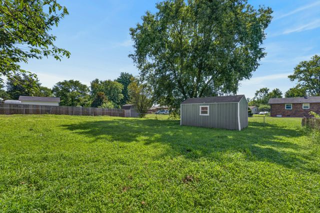 573 Waldorf Dr, Clarksville, TN 37042