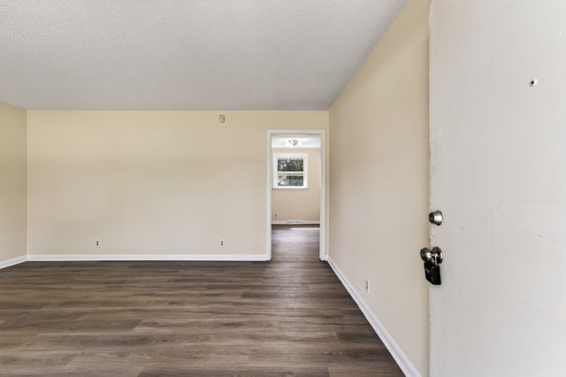 573 Waldorf Dr, Clarksville, TN 37042