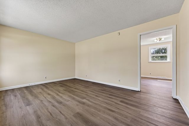 573 Waldorf Dr, Clarksville, TN 37042