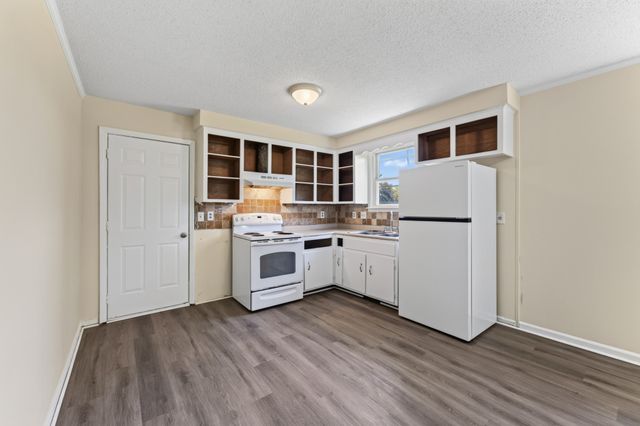 573 Waldorf Dr, Clarksville, TN 37042