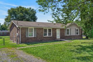 573 Waldorf Dr, Clarksville, TN 37042