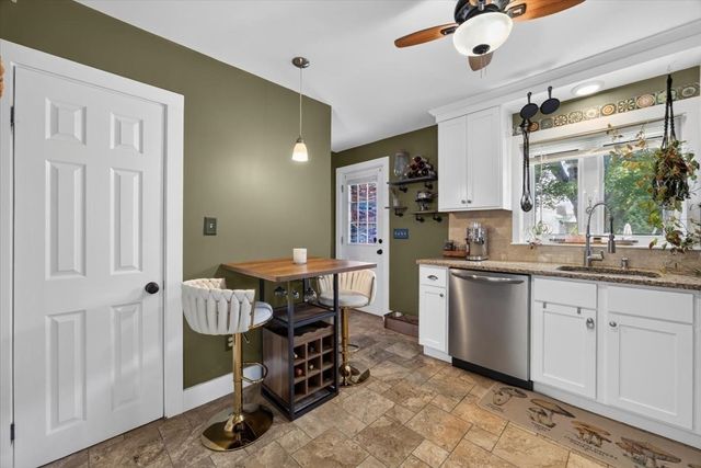 6 Pontiac St, New Bedford, MA 02745