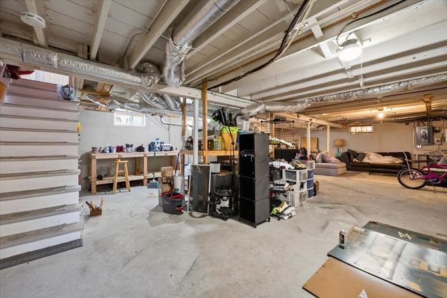 6 Pontiac St, New Bedford, MA 02745