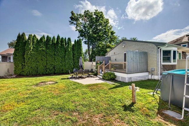 6 Pontiac St, New Bedford, MA 02745