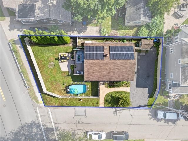 6 Pontiac St, New Bedford, MA 02745