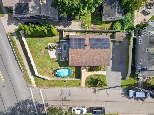 6 Pontiac St, New Bedford, MA 02745