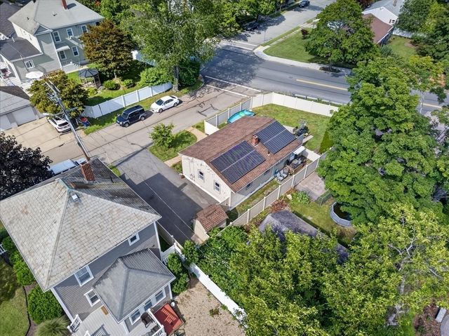 6 Pontiac St, New Bedford, MA 02745