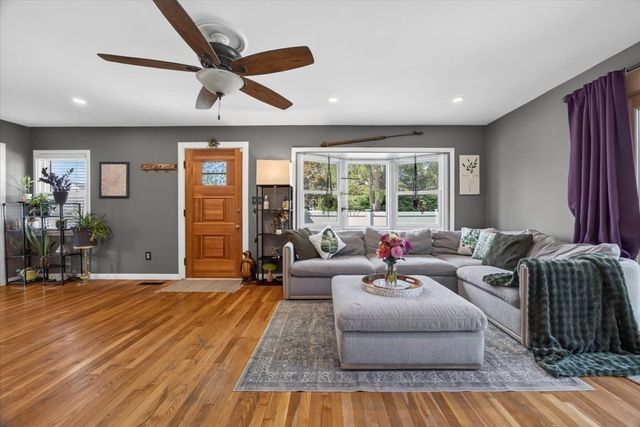 6 Pontiac St, New Bedford, MA 02745