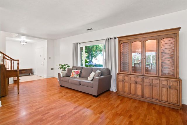 36 W Pine St, Stockton, CA 95204