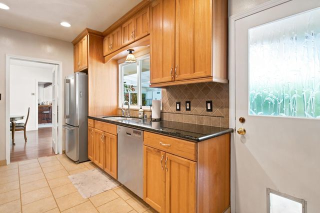 36 W Pine St, Stockton, CA 95204