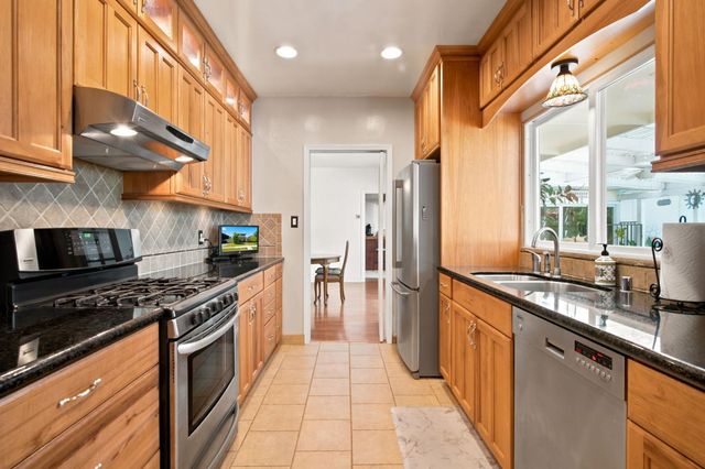 36 W Pine St, Stockton, CA 95204