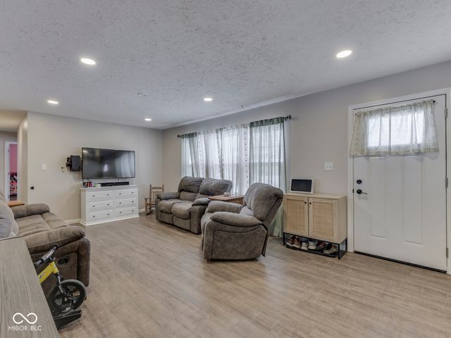 1279 E Jackson Street, Martinsville, IN 46151