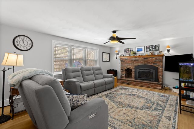 67 Forest Street, Londonderry, NH 03053