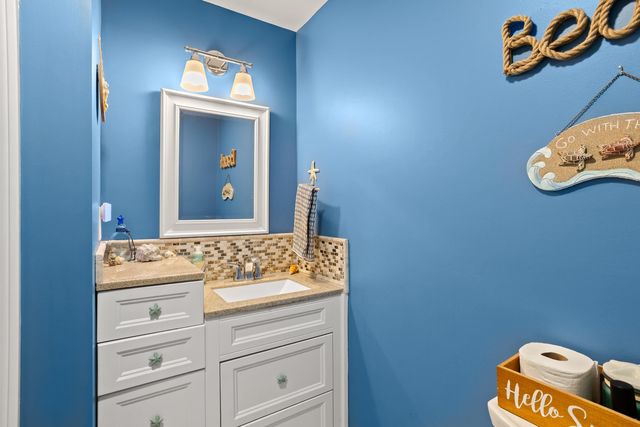 67 Forest Street, Londonderry, NH 03053