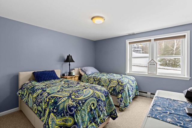 67 Forest Street, Londonderry, NH 03053