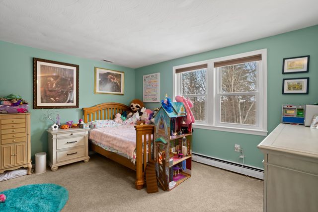 67 Forest Street, Londonderry, NH 03053