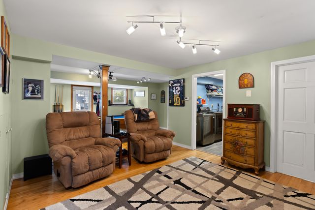 67 Forest Street, Londonderry, NH 03053