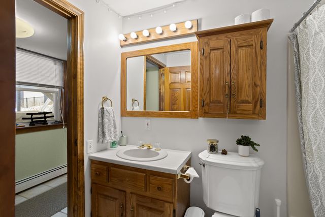 67 Forest Street, Londonderry, NH 03053