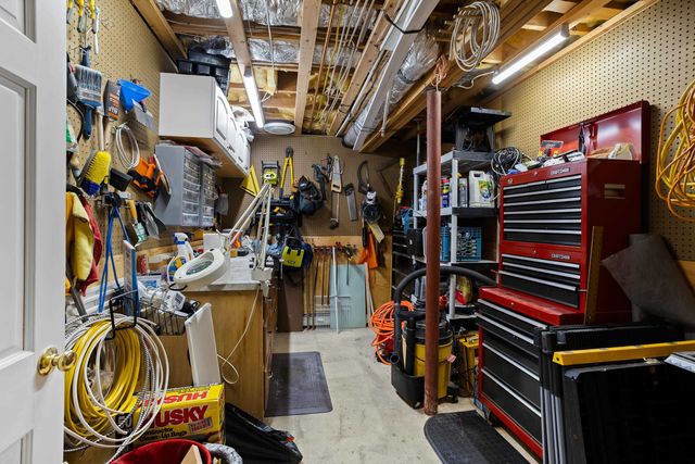 67 Forest Street, Londonderry, NH 03053